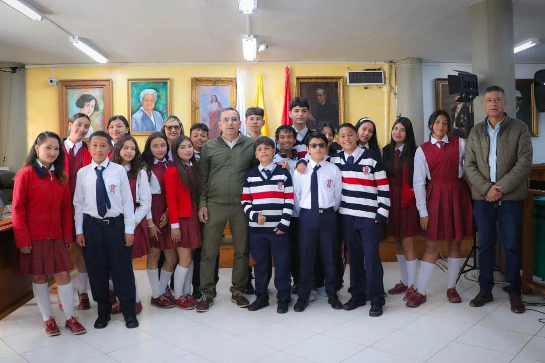 El Concejo Municipal de Yarumal Abre sus Puertas a los Estudiantes del Colegio Católico "La Inmaculada"